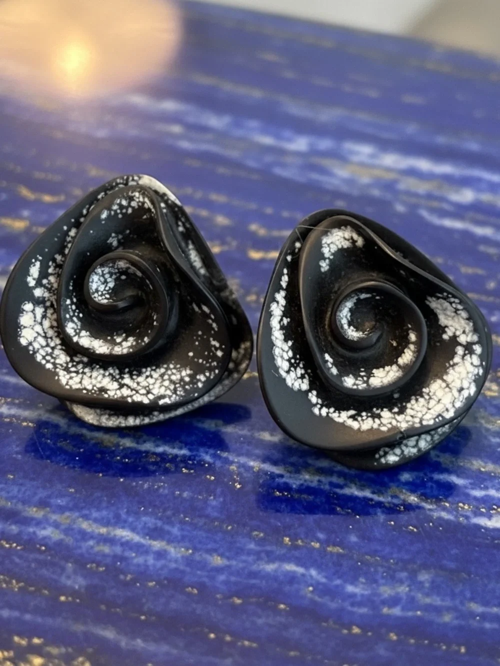 Dinosaur Designs RARE/RETIRED black / white resin clip on earrings